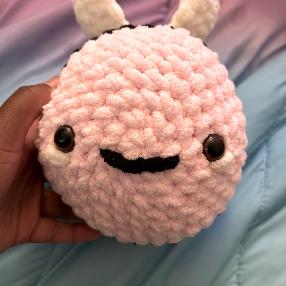 Crochet plushie bumblebee